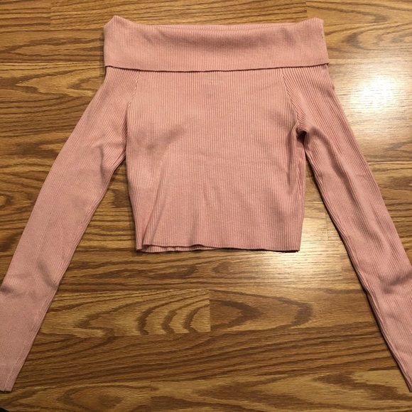 H&M Off the Shoulder Sweater - Picture 4 of 6